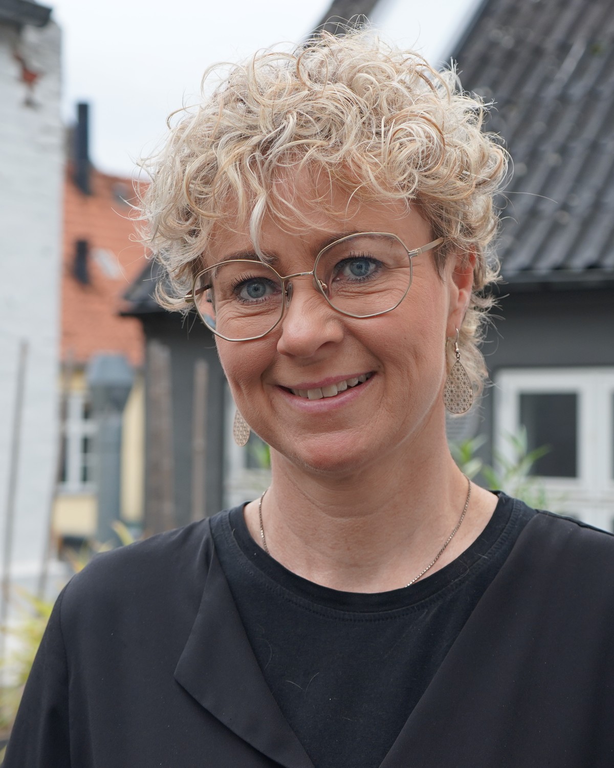 Henriette, frisør hos Salon Anni